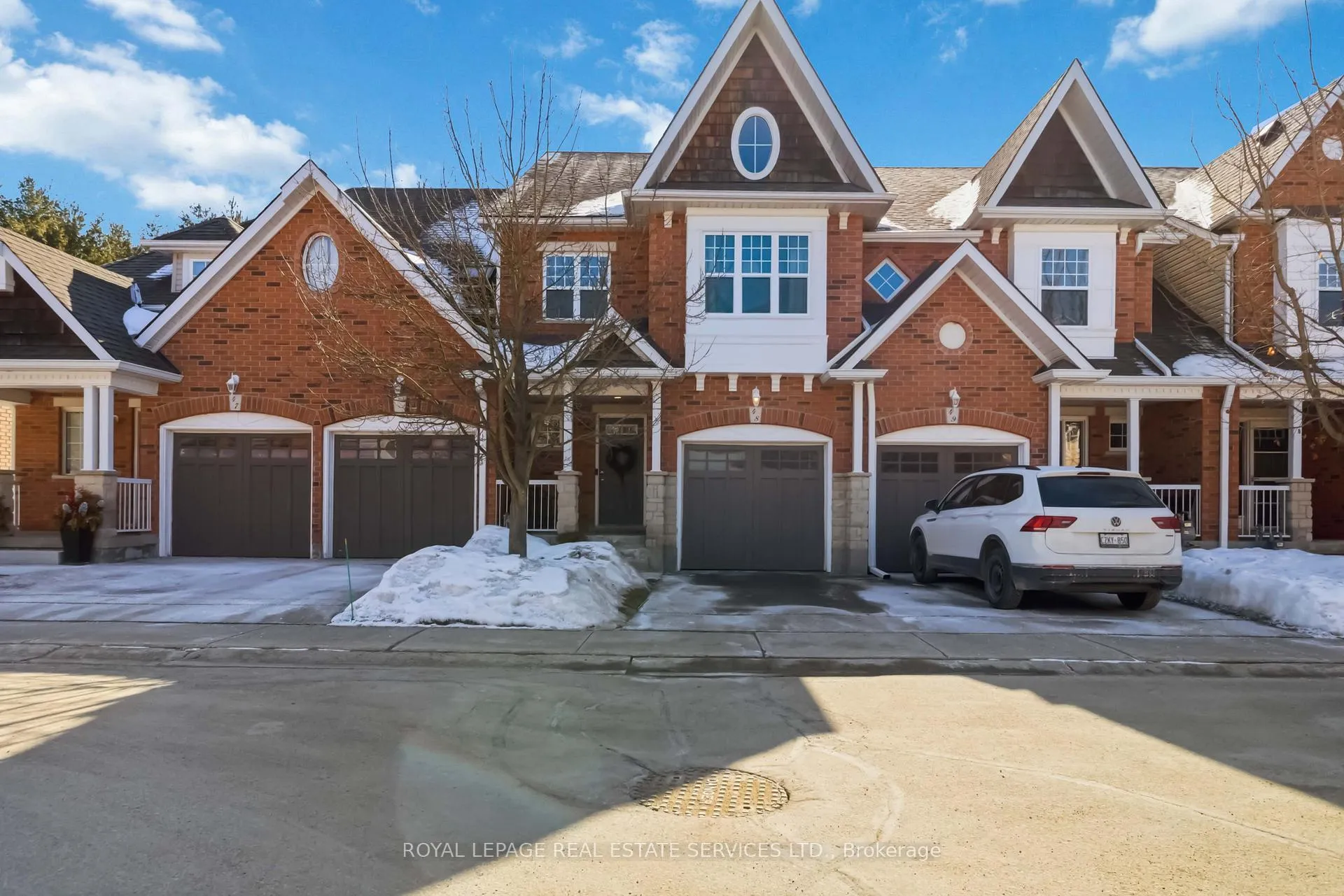 Front of Unit 48, 165 Terraview Crescent