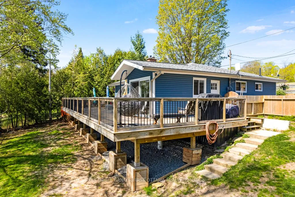 Photo 8 of 889 Jones Point Road, Tay Valley, Bathurst/Burgess & Sherbrooke (North Burgess) Twp — HOMEH