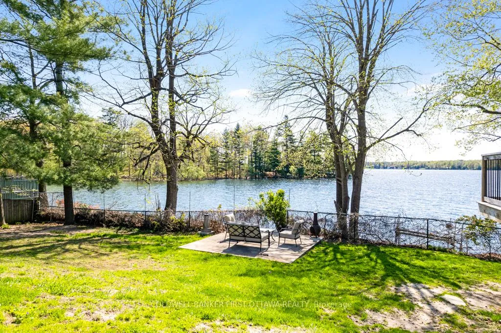 Photo 10 of 889 Jones Point Road, Tay Valley, Bathurst/Burgess & Sherbrooke (North Burgess) Twp — HOMEH
