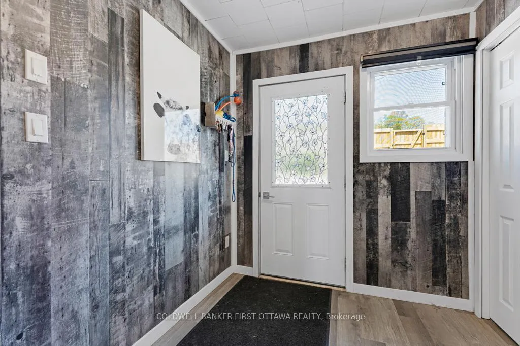 Photo 13 of 889 Jones Point Road, Tay Valley, Bathurst/Burgess & Sherbrooke (North Burgess) Twp — HOMEH