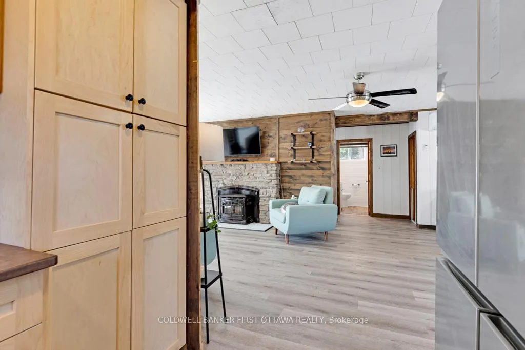 Photo 22 of 889 Jones Point Road, Tay Valley, Bathurst/Burgess & Sherbrooke (North Burgess) Twp — HOMEH