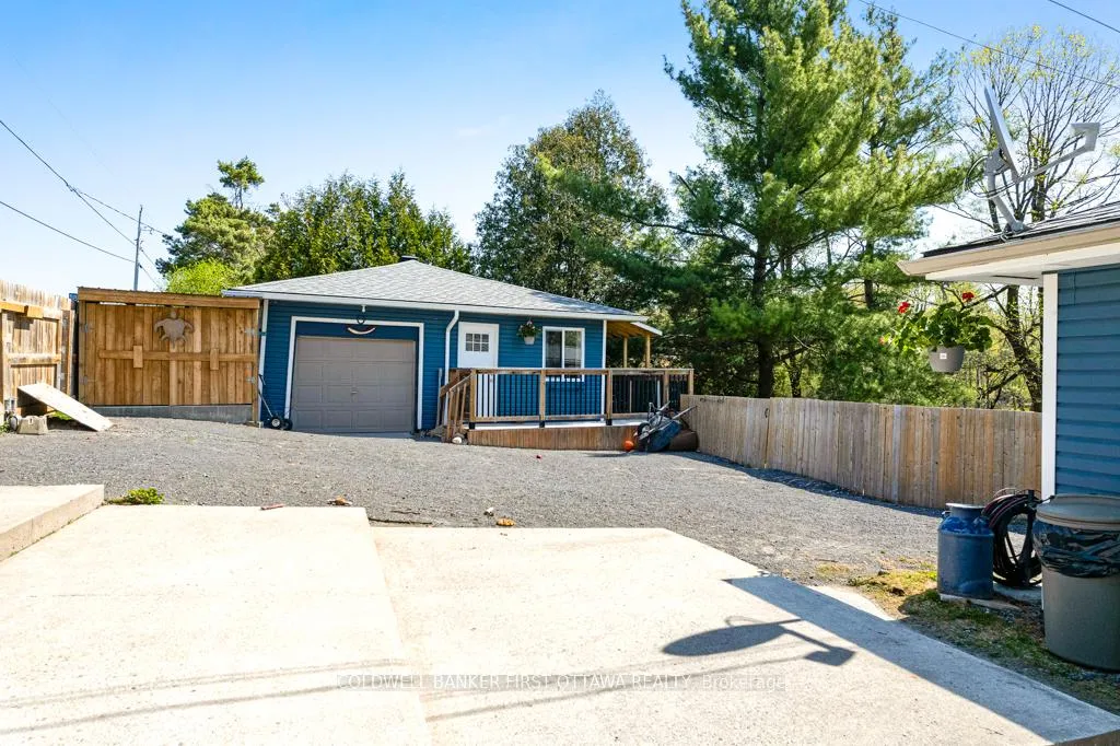 Photo 37 of 889 Jones Point Road, Tay Valley, Bathurst/Burgess & Sherbrooke (North Burgess) Twp — HOMEH