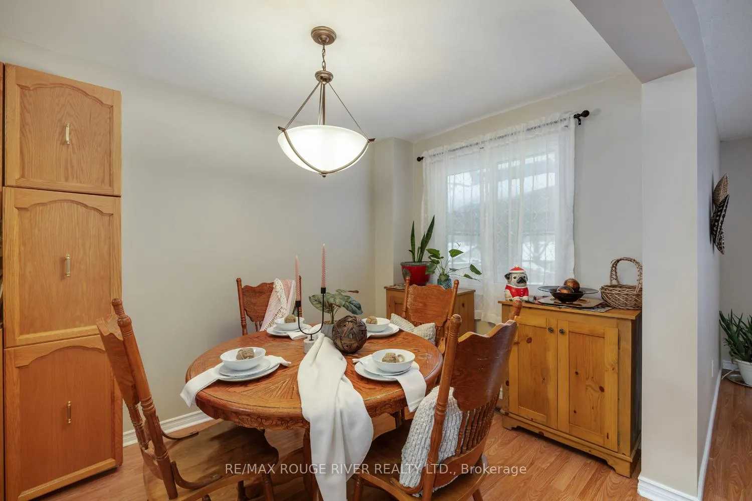 Photo 8 of 158 Castlebar Crescent, Oshawa, Vanier — HOMEH