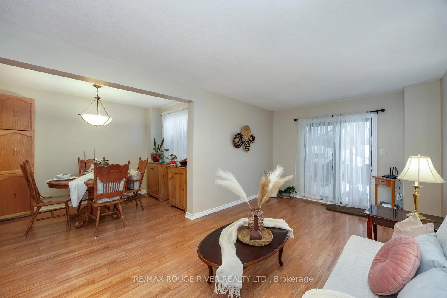 Photo 16 of 158 Castlebar Crescent, Oshawa, Vanier — HOMEH