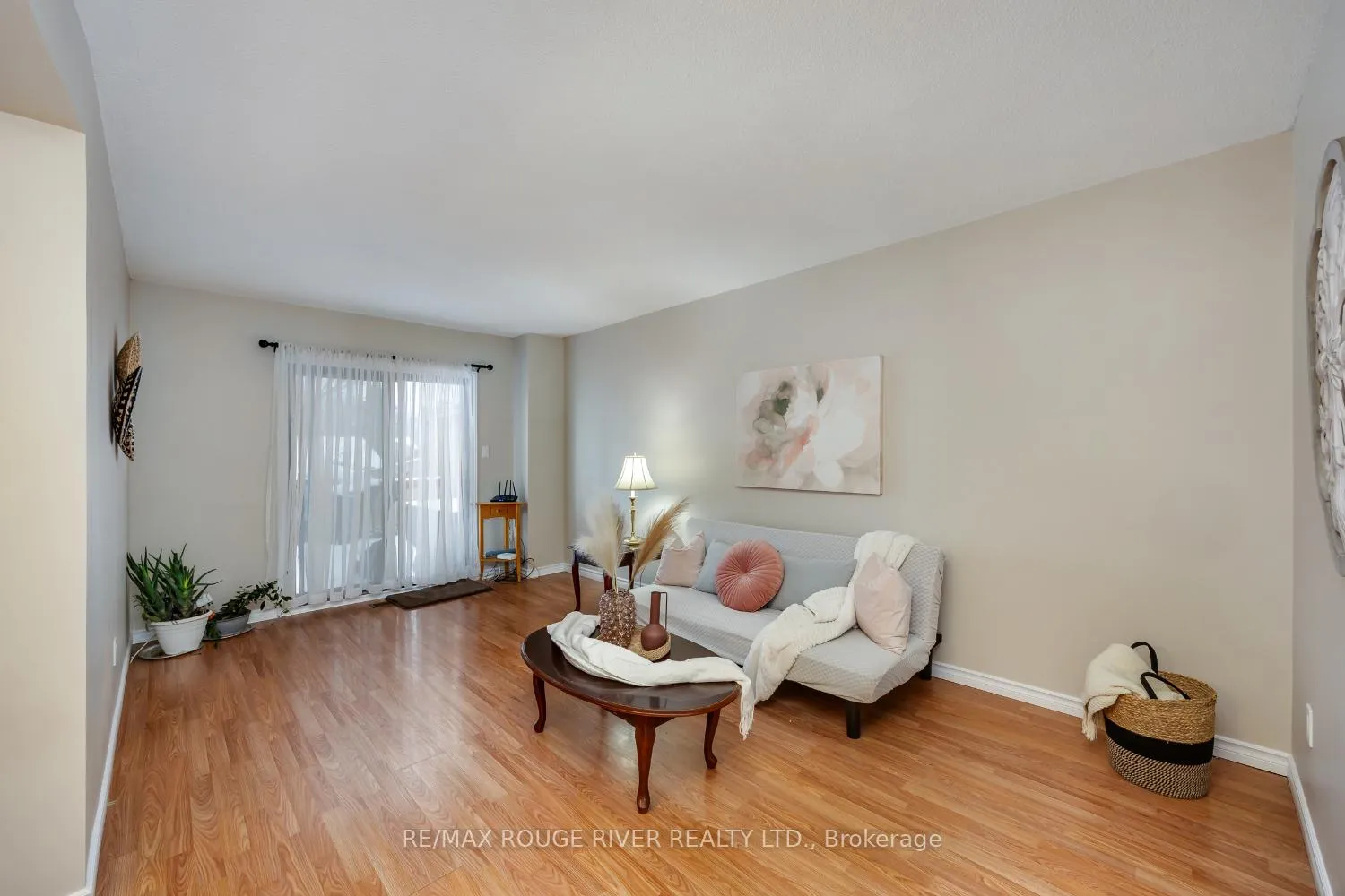 Photo 17 of 158 Castlebar Crescent, Oshawa, Vanier — HOMEH