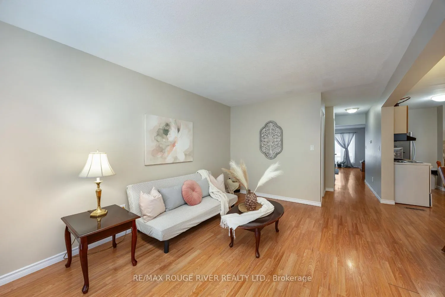 Photo 18 of 158 Castlebar Crescent, Oshawa, Vanier — HOMEH