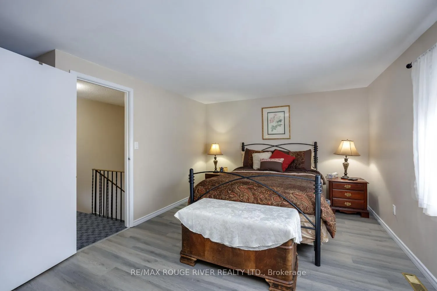 Photo 22 of 158 Castlebar Crescent, Oshawa, Vanier — HOMEH