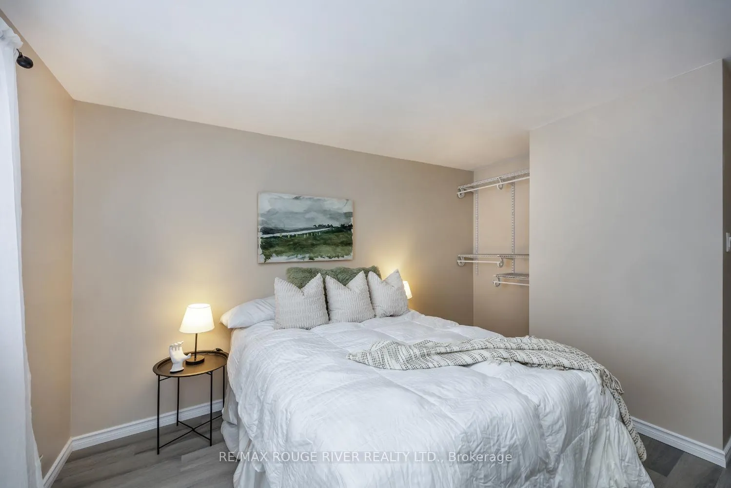 Photo 29 of 158 Castlebar Crescent, Oshawa, Vanier — HOMEH
