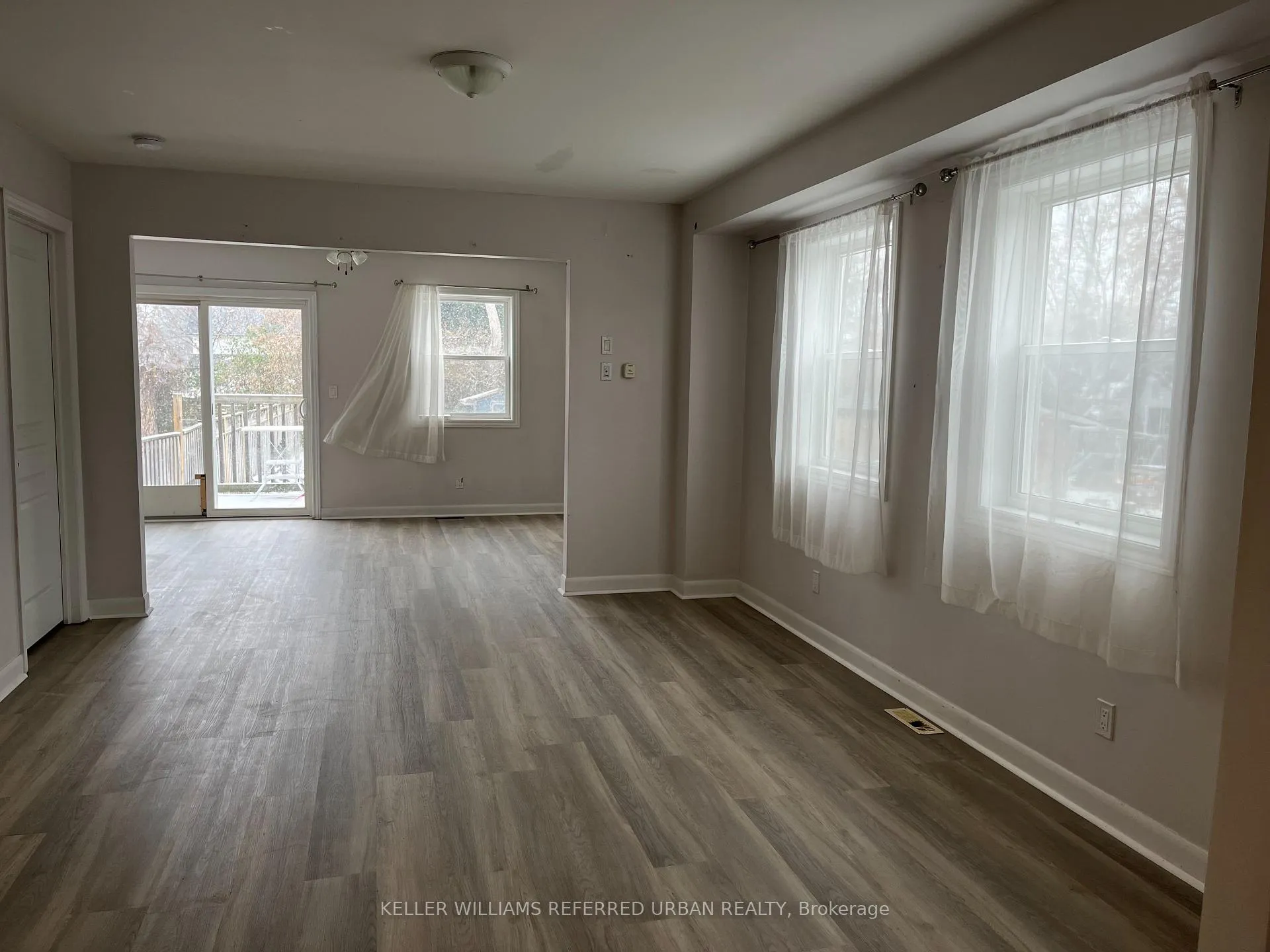 Photo 4 of 46 Sanford Street, Barrie, Sanford — HOMEH