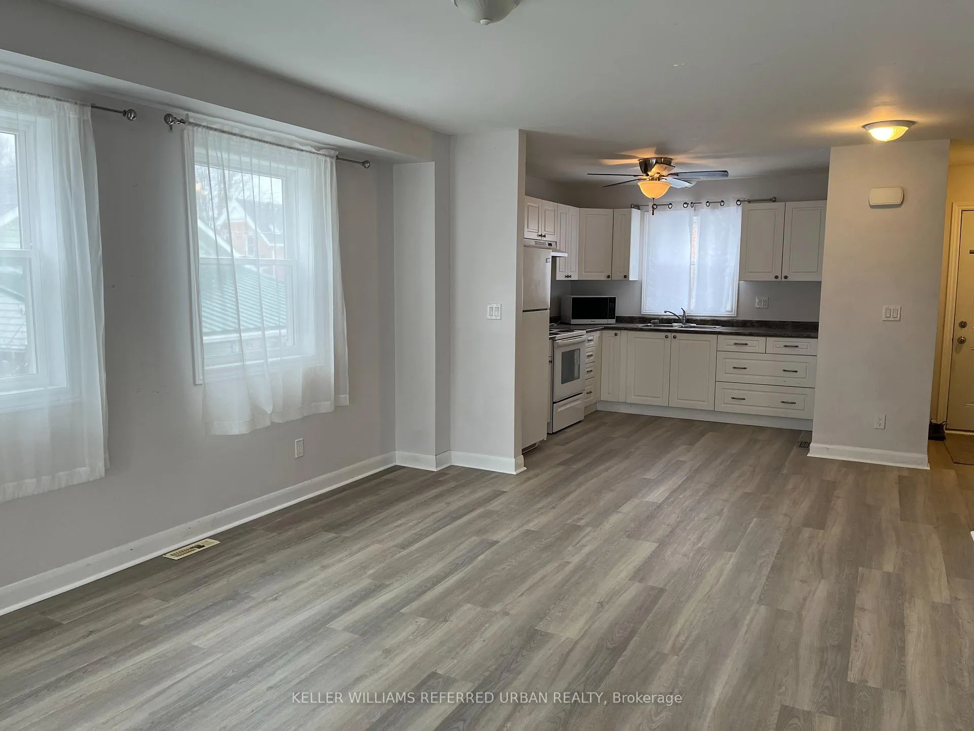 Photo 5 of 46 Sanford Street, Barrie, Sanford — HOMEH