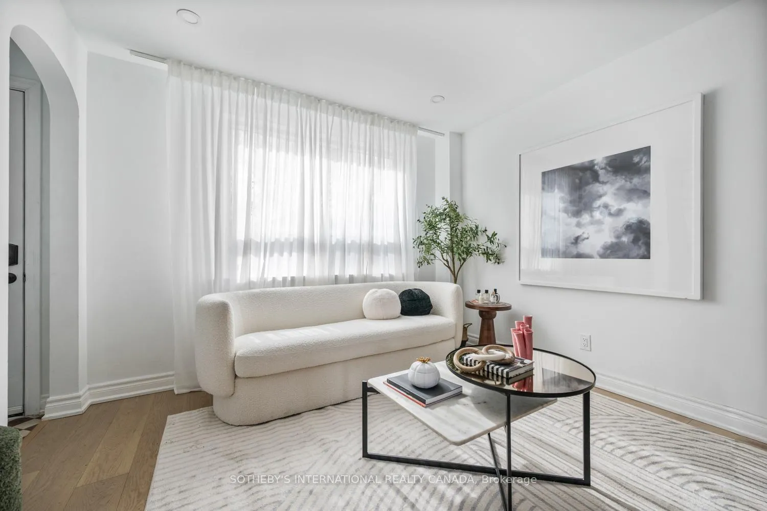 Photo 3 of 114 Glenvale Boulevard, Toronto, Leaside — HOMEH