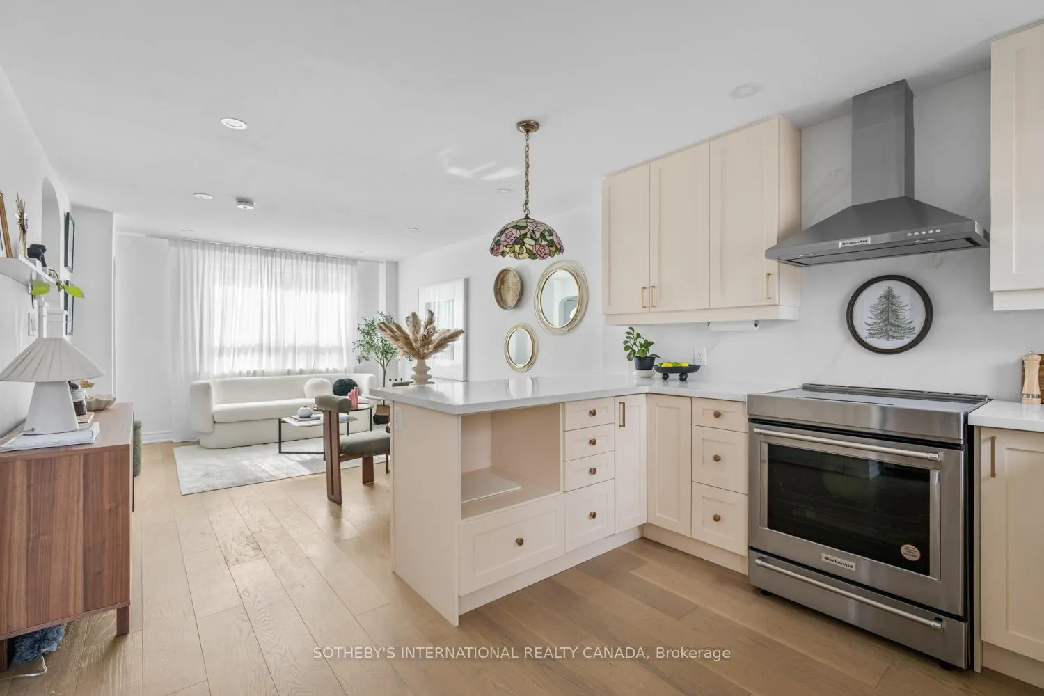Photo 10 of 114 Glenvale Boulevard, Toronto, Leaside — HOMEH
