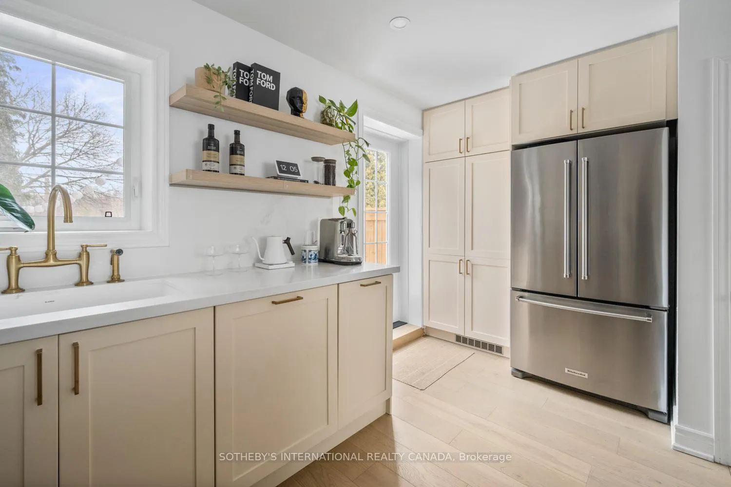 Photo 14 of 114 Glenvale Boulevard, Toronto, Leaside — HOMEH