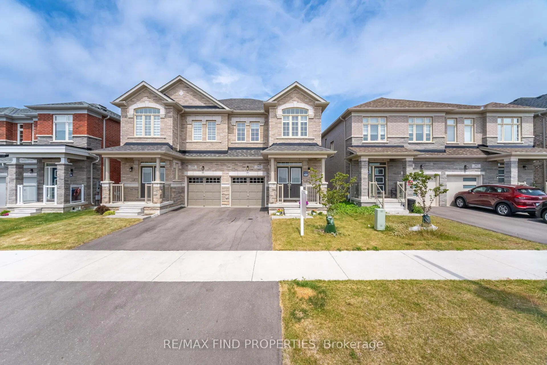 Photo 3 of 361 Skinner Road, Hamilton, Waterdown — HOMEH