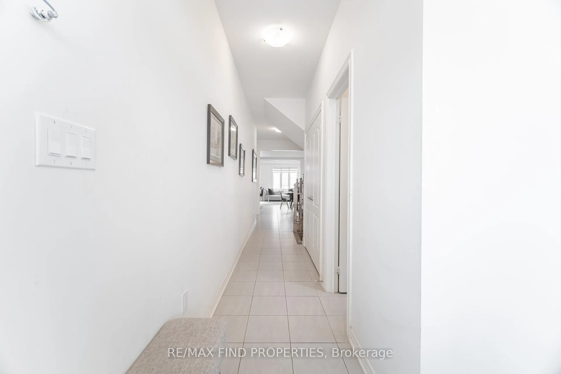 Photo 8 of 361 Skinner Road, Hamilton, Waterdown — HOMEH