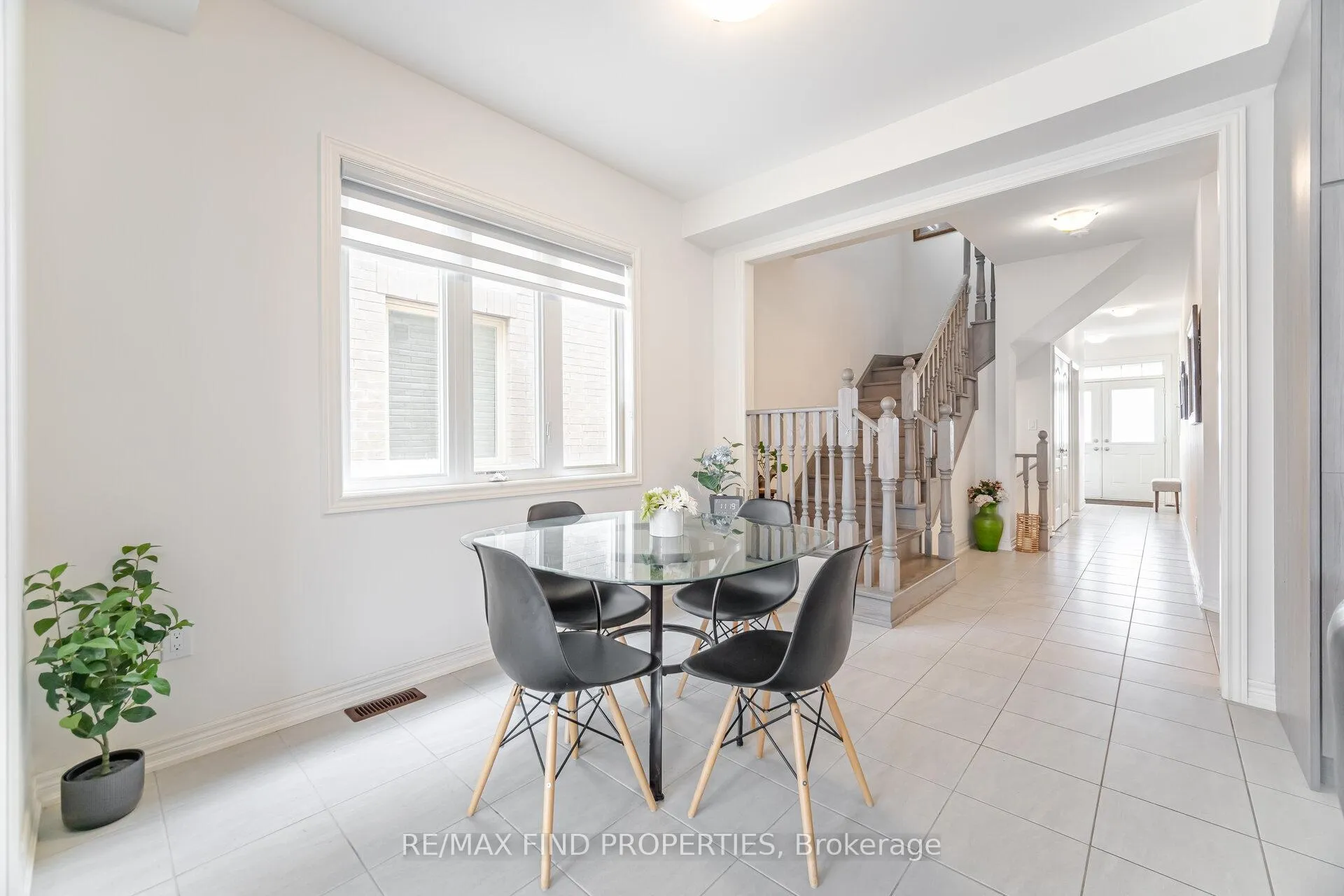 Photo 10 of 361 Skinner Road, Hamilton, Waterdown — HOMEH