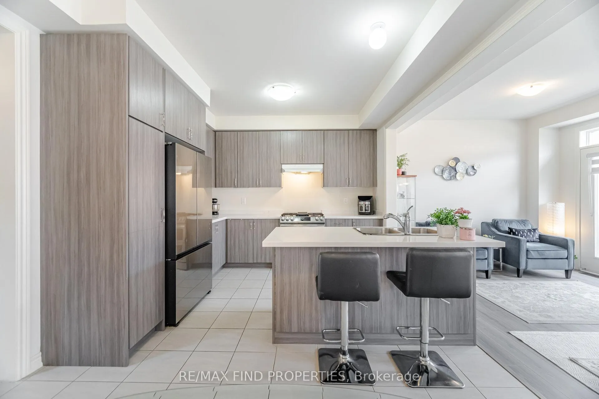 Photo 12 of 361 Skinner Road, Hamilton, Waterdown — HOMEH