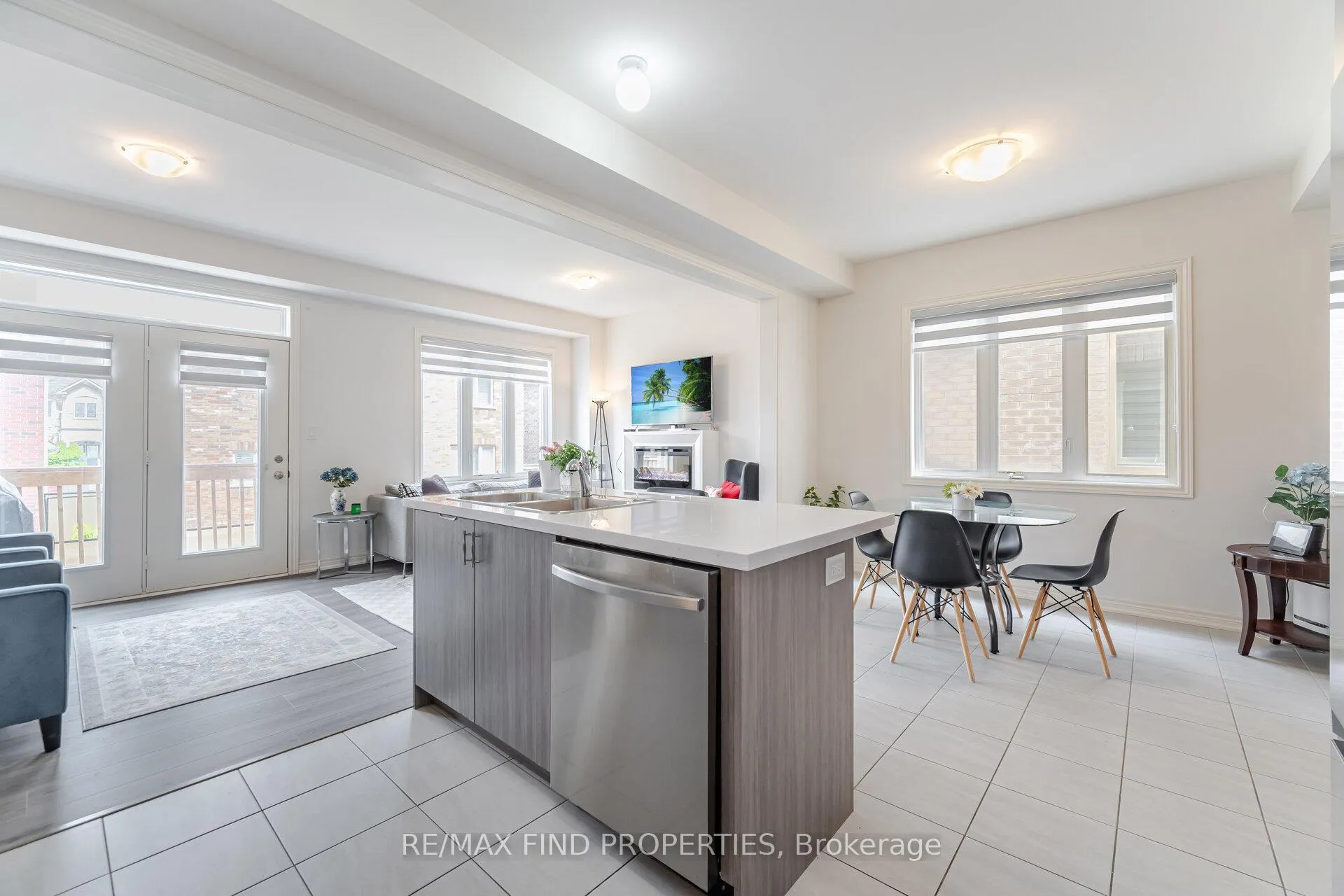 Photo 15 of 361 Skinner Road, Hamilton, Waterdown — HOMEH