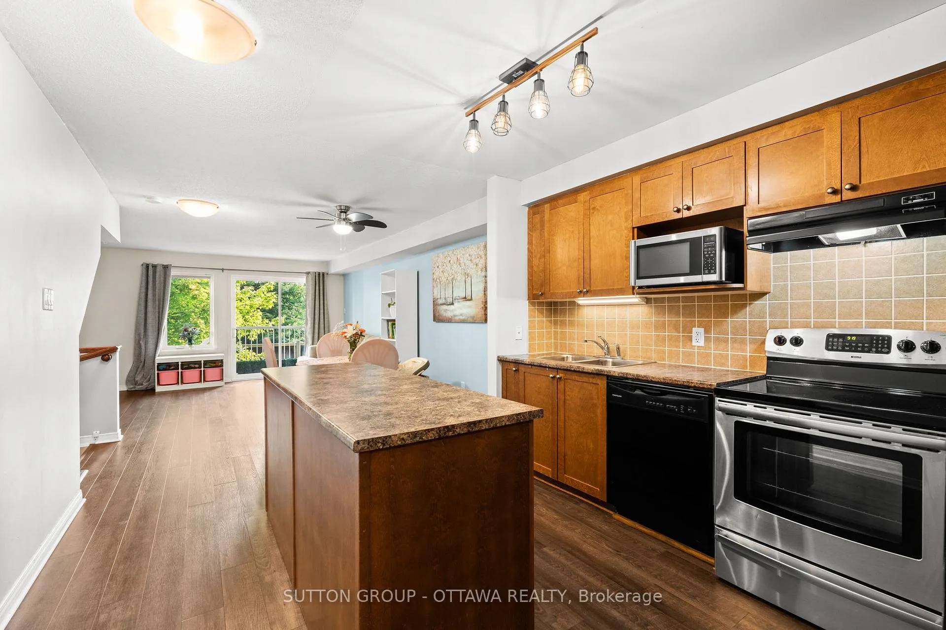 Photo 6 of 159 Keltie Private, Ottawa, Barrhaven - Longfields — HOMEH