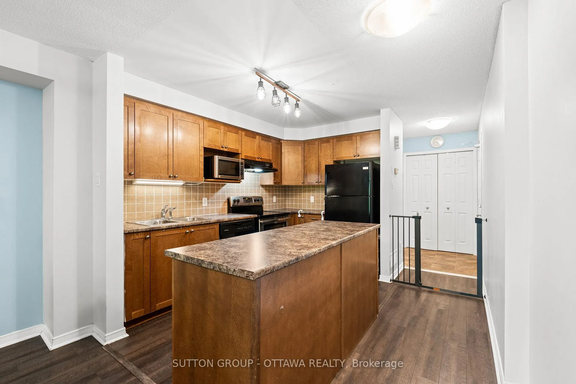 Photo 8 of 159 Keltie Private, Ottawa, Barrhaven - Longfields — HOMEH