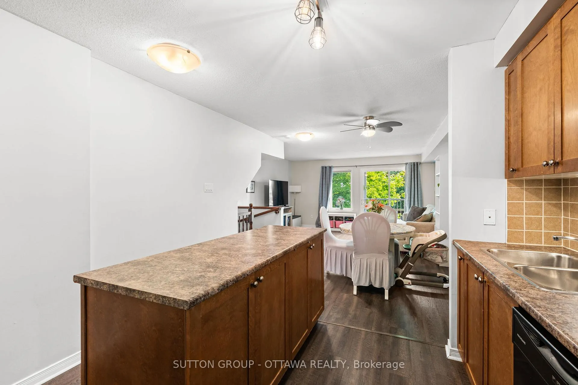 Photo 10 of 159 Keltie Private, Ottawa, Barrhaven - Longfields — HOMEH