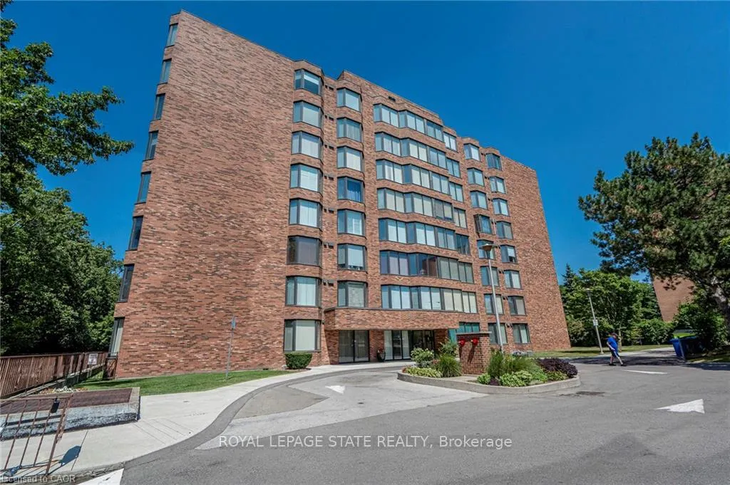 Front of Unit 105, 200 Limeridge Road W