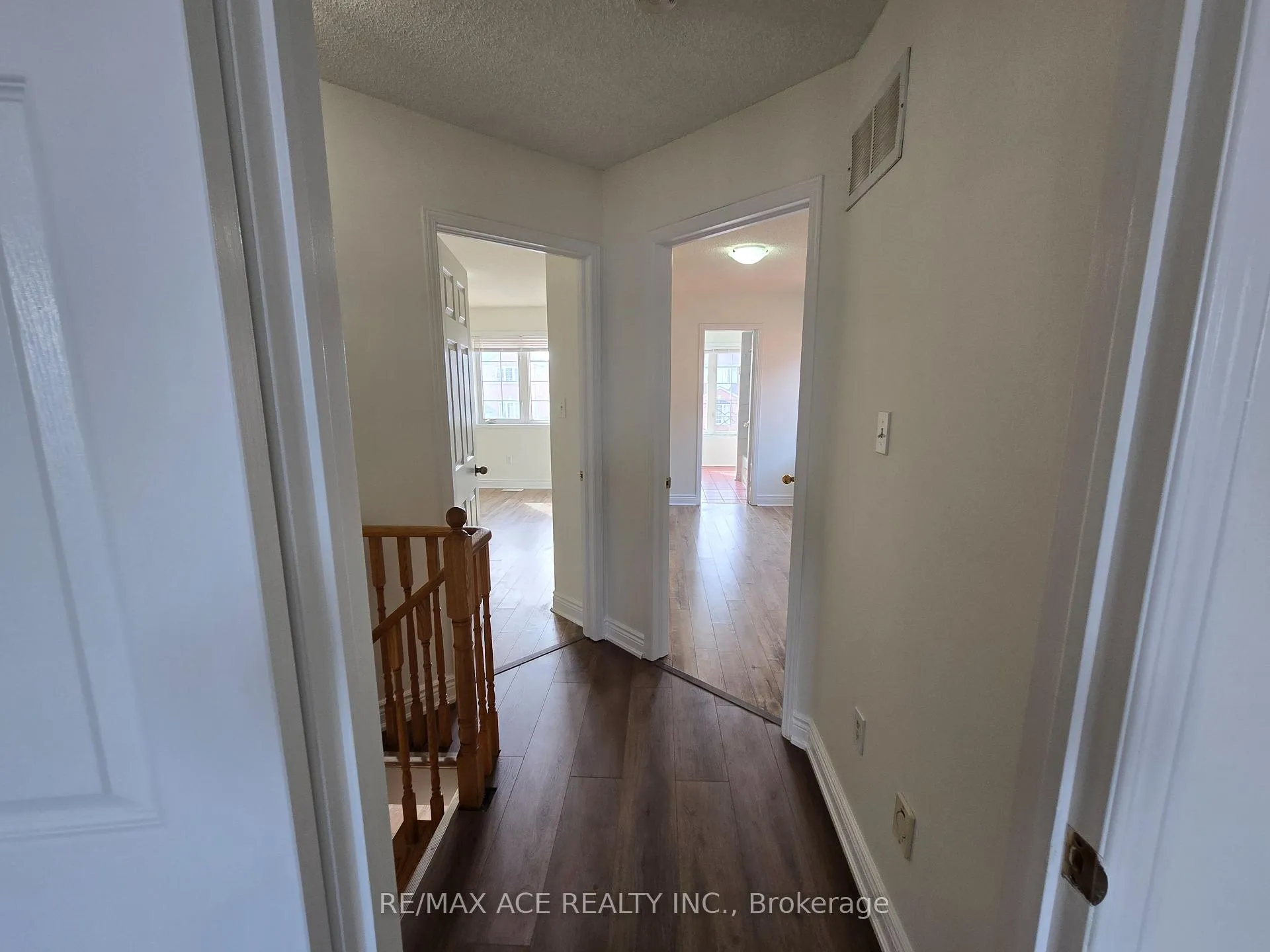 Photo 11 of 52 Domenico Crescent, Brampton, Bram East — HOMEH