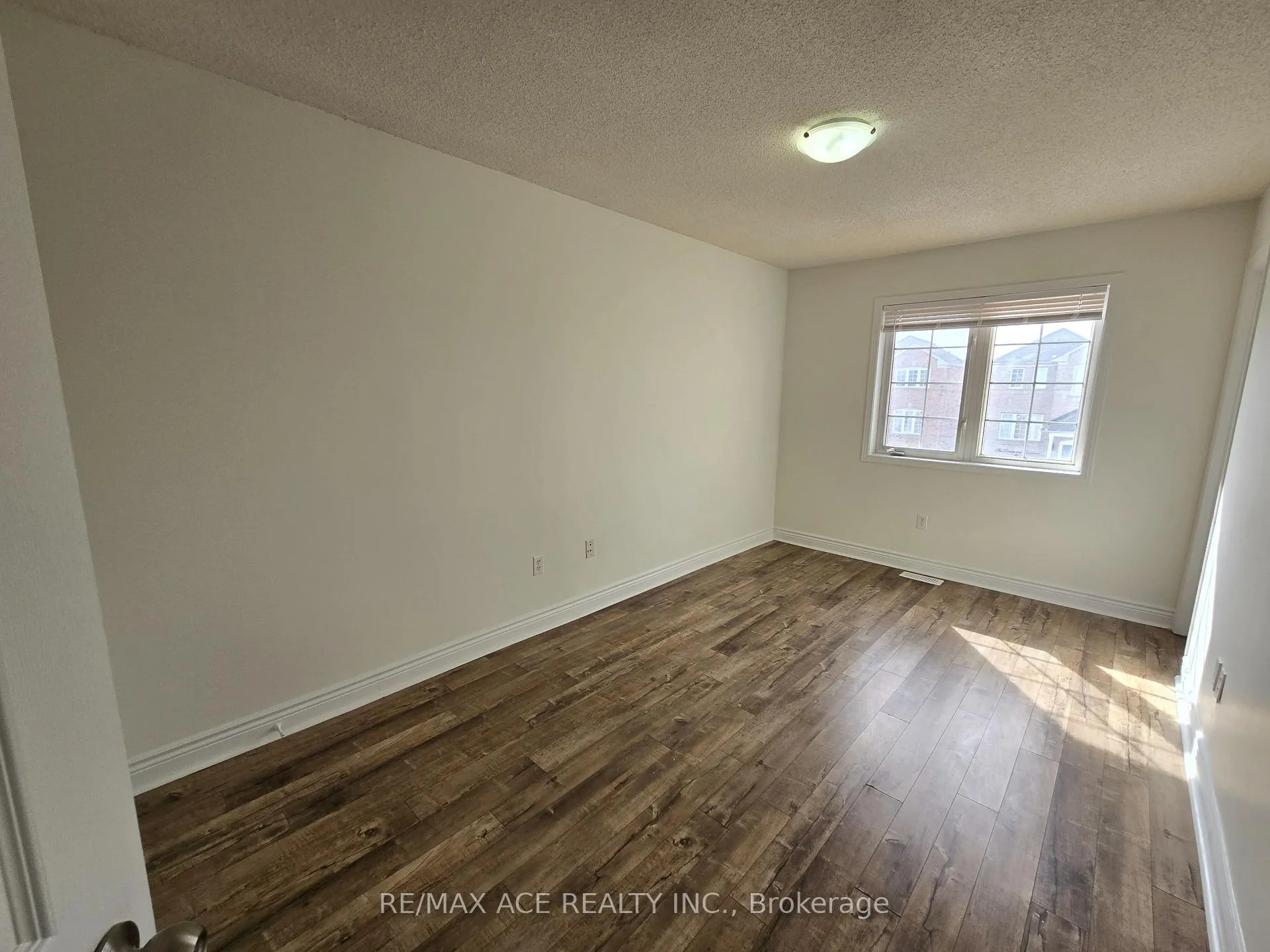 Photo 13 of 52 Domenico Crescent, Brampton, Bram East — HOMEH