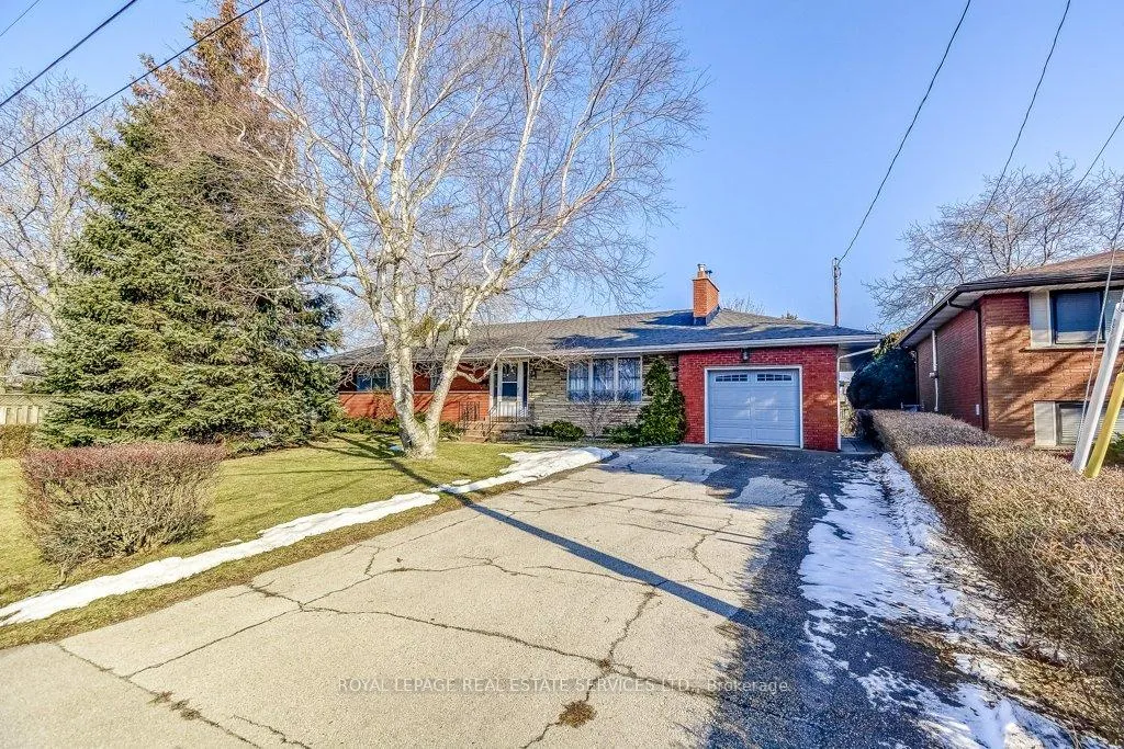 Photo 2 of 15 Loma Drive, Hamilton, Stoney Creek — HOMEH