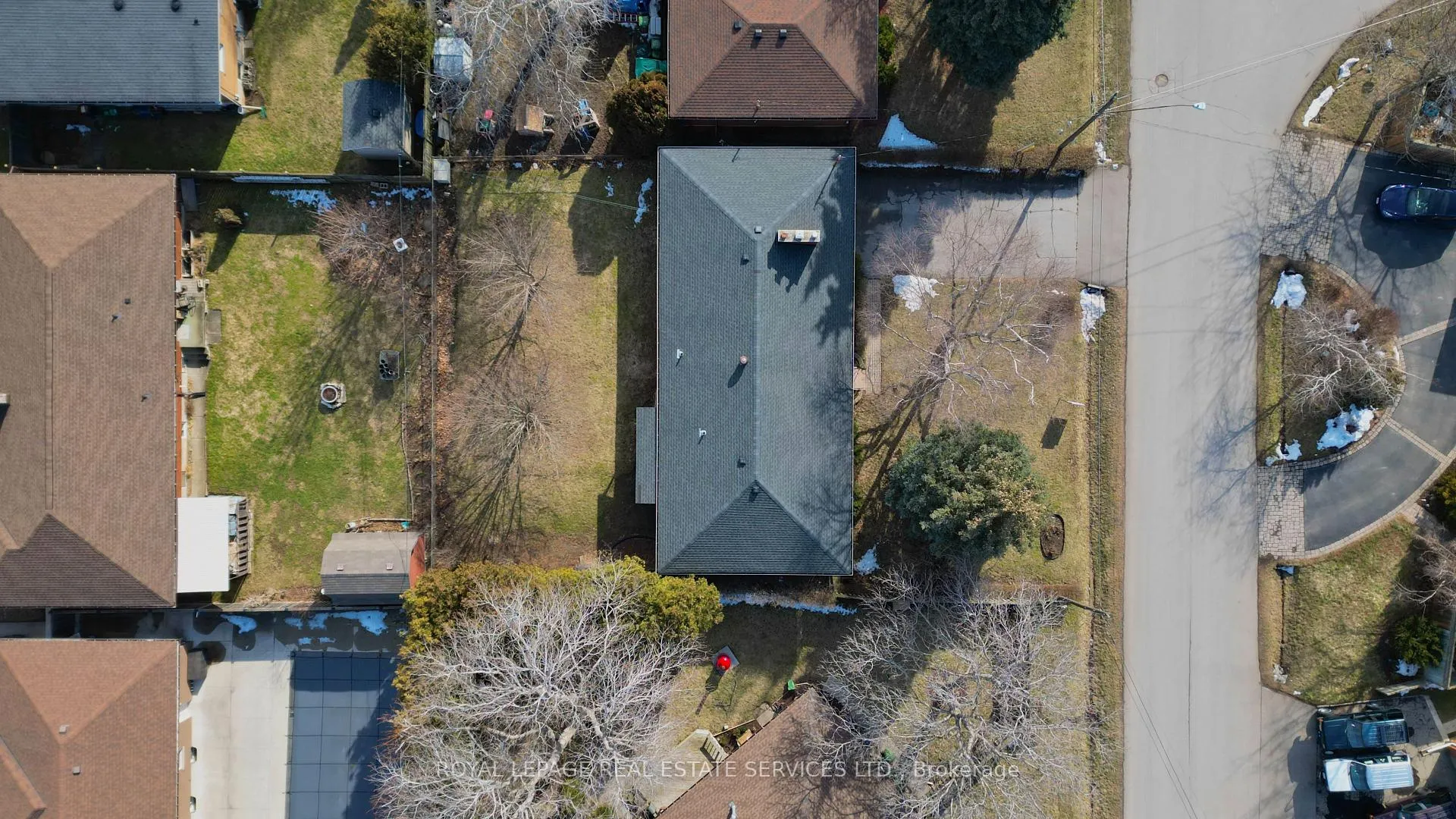 Photo 4 of 15 Loma Drive, Hamilton, Stoney Creek — HOMEH