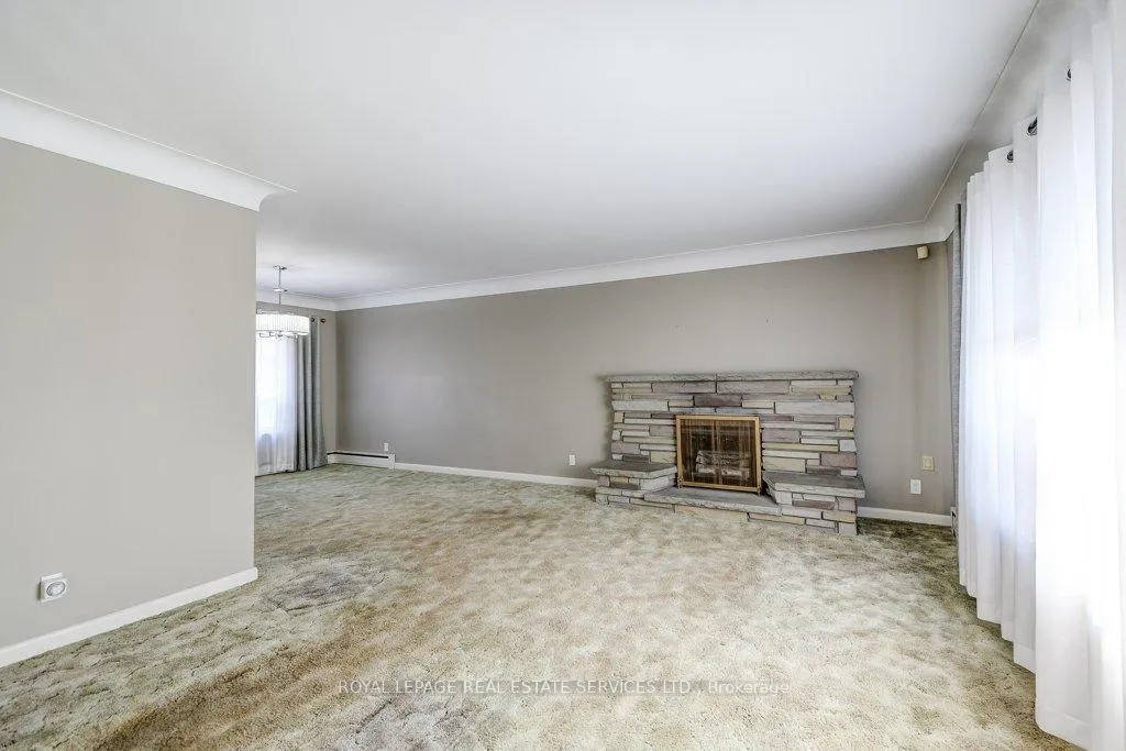 Photo 8 of 15 Loma Drive, Hamilton, Stoney Creek — HOMEH
