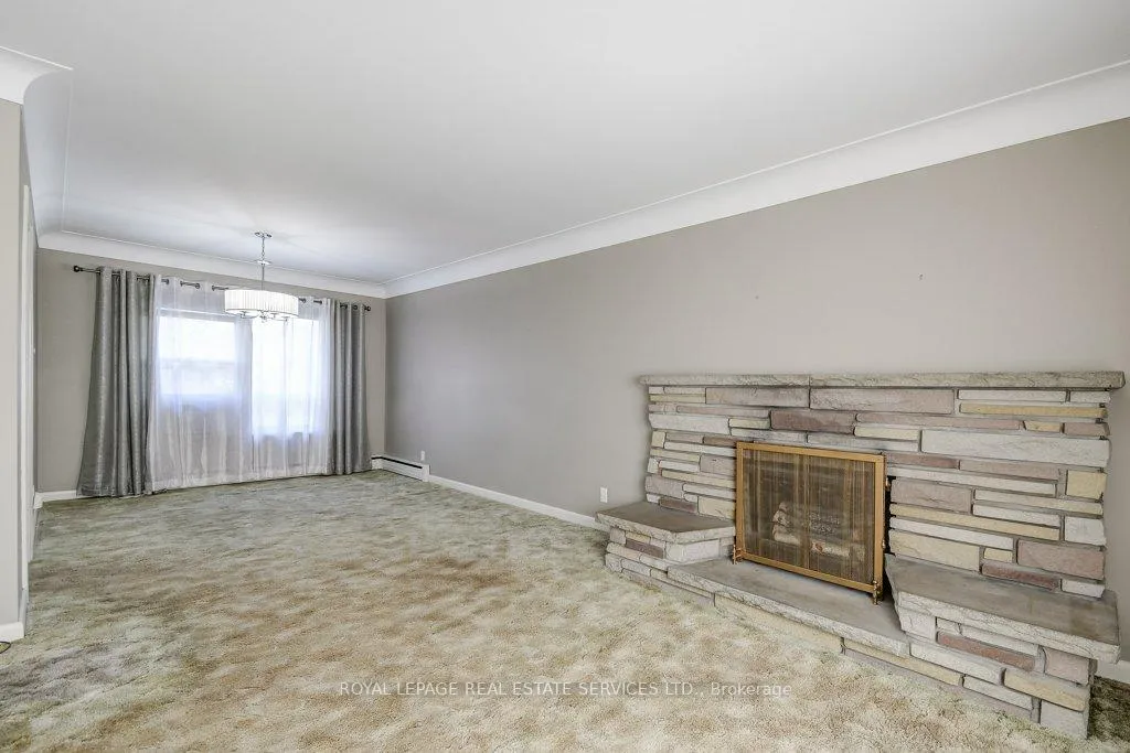 Photo 10 of 15 Loma Drive, Hamilton, Stoney Creek — HOMEH