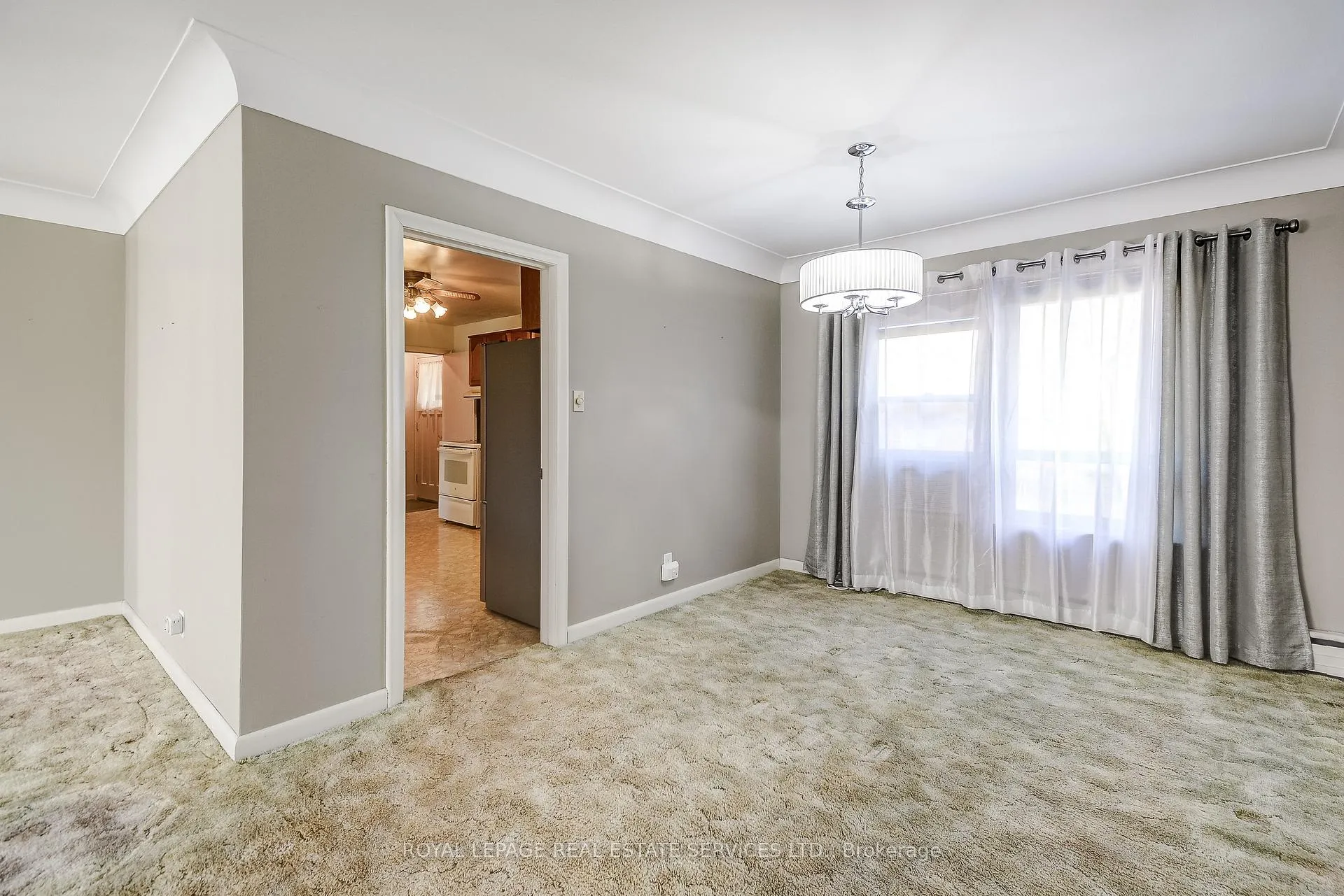 Photo 11 of 15 Loma Drive, Hamilton, Stoney Creek — HOMEH