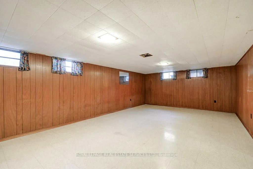 Photo 23 of 15 Loma Drive, Hamilton, Stoney Creek — HOMEH