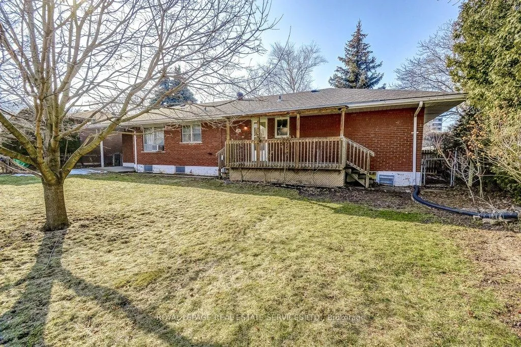 Photo 32 of 15 Loma Drive, Hamilton, Stoney Creek — HOMEH