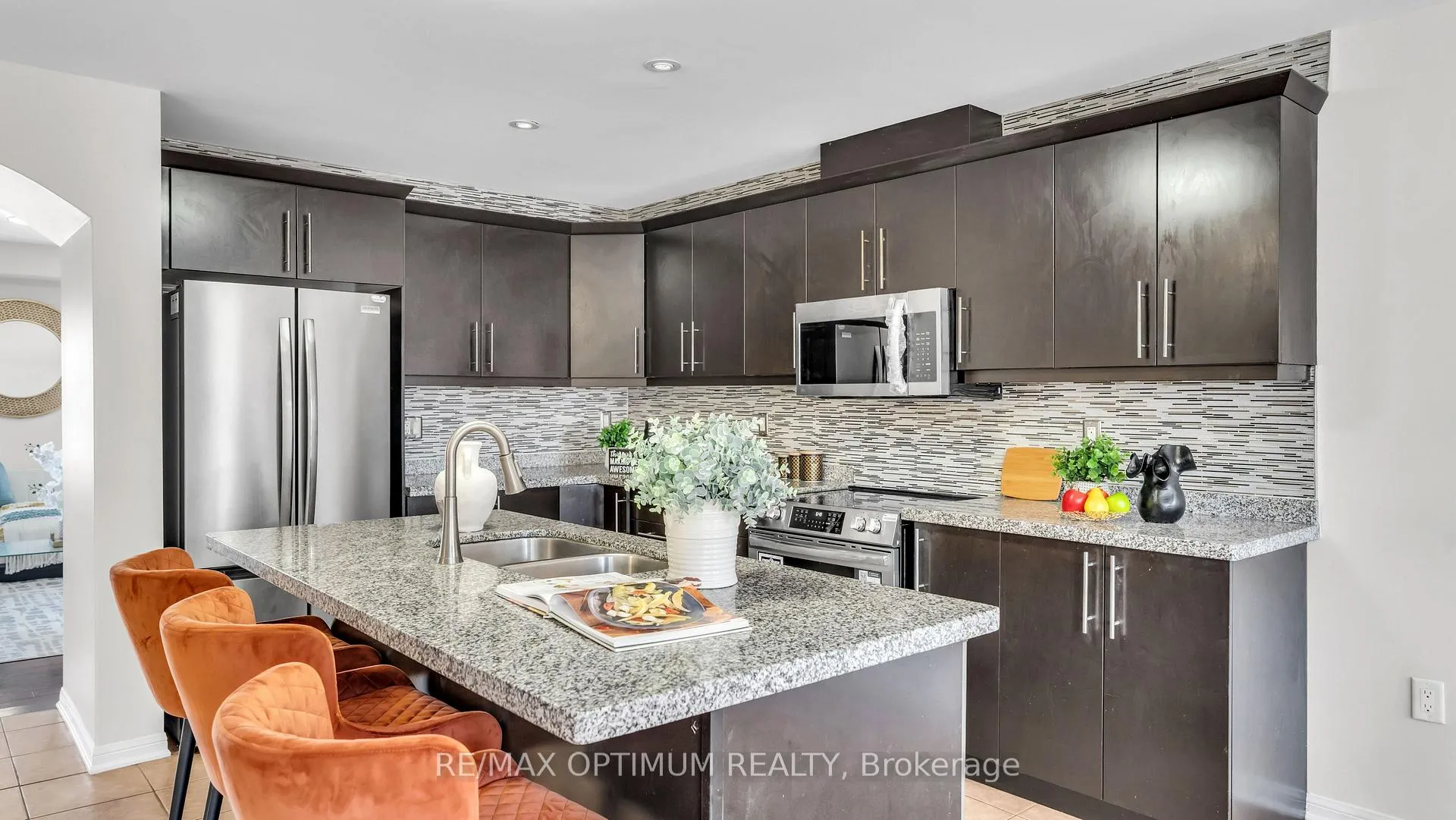Photo 14 of 80 Memory Lane, Brampton, Northwest Brampton — HOMEH
