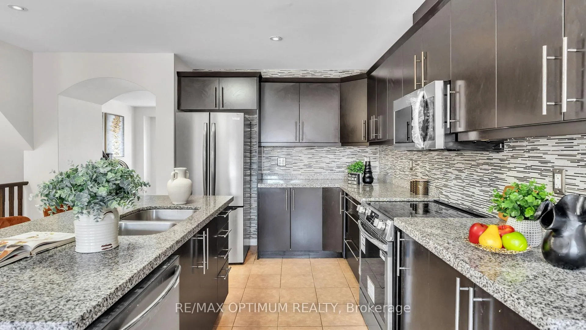 Photo 15 of 80 Memory Lane, Brampton, Northwest Brampton — HOMEH