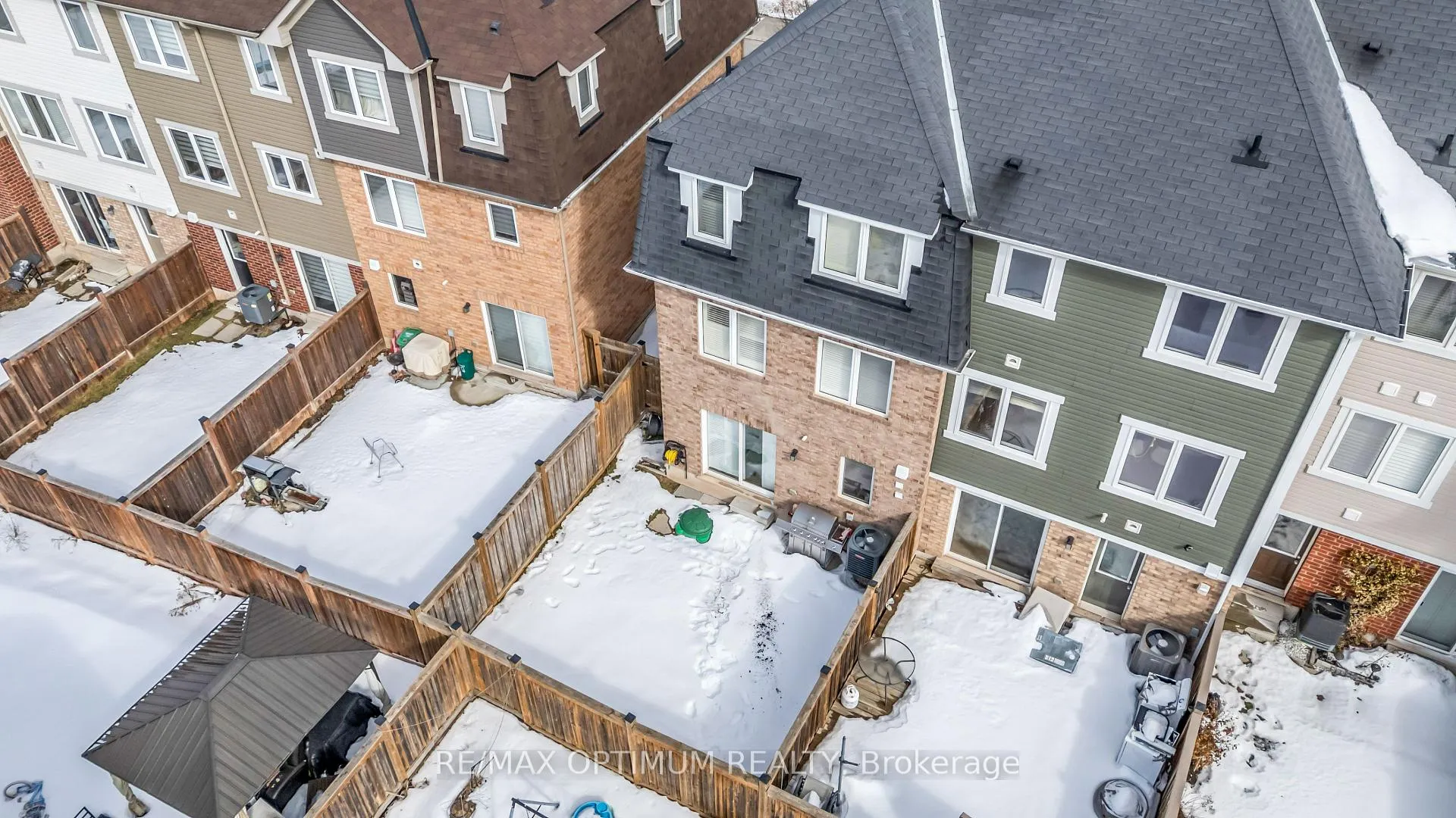 Photo 32 of 80 Memory Lane, Brampton, Northwest Brampton — HOMEH