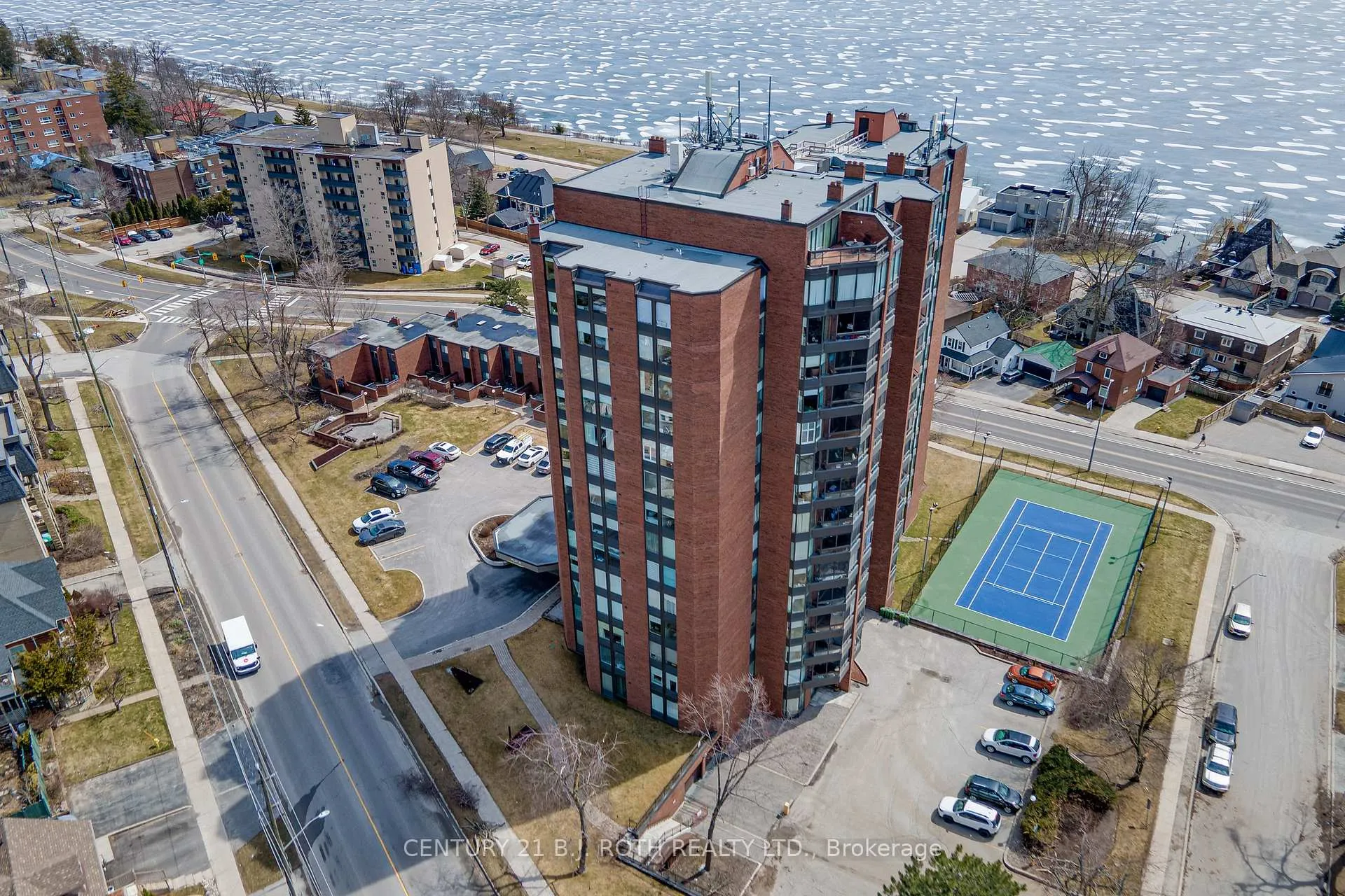 Photo 3 of Unit 301, 181 Collier Street, Barrie, North Shore — HOMEH