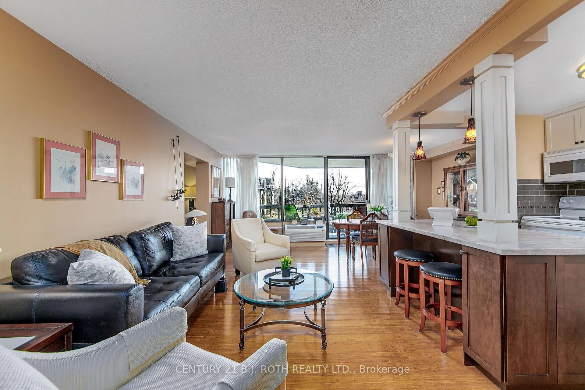 Photo 5 of Unit 301, 181 Collier Street, Barrie, North Shore — HOMEH