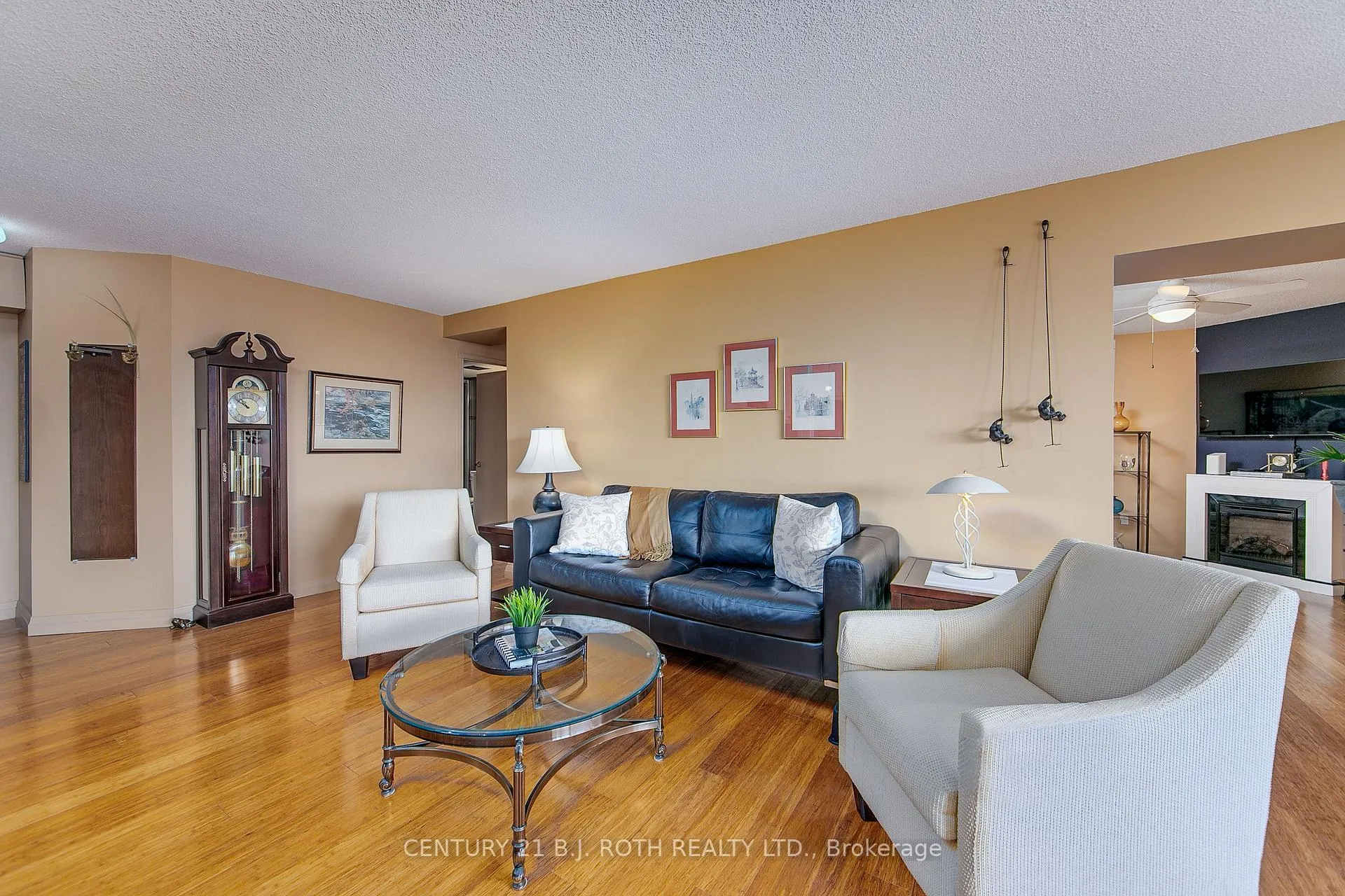 Photo 8 of Unit 301, 181 Collier Street, Barrie, North Shore — HOMEH