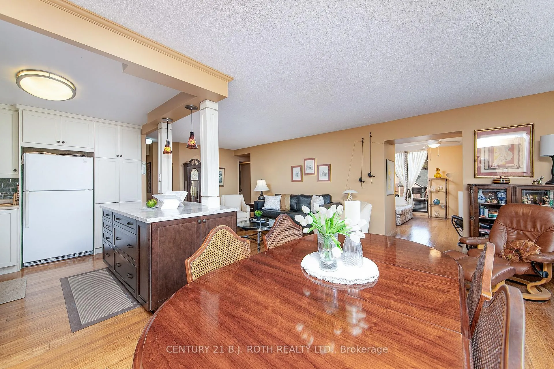 Photo 12 of Unit 301, 181 Collier Street, Barrie, North Shore — HOMEH