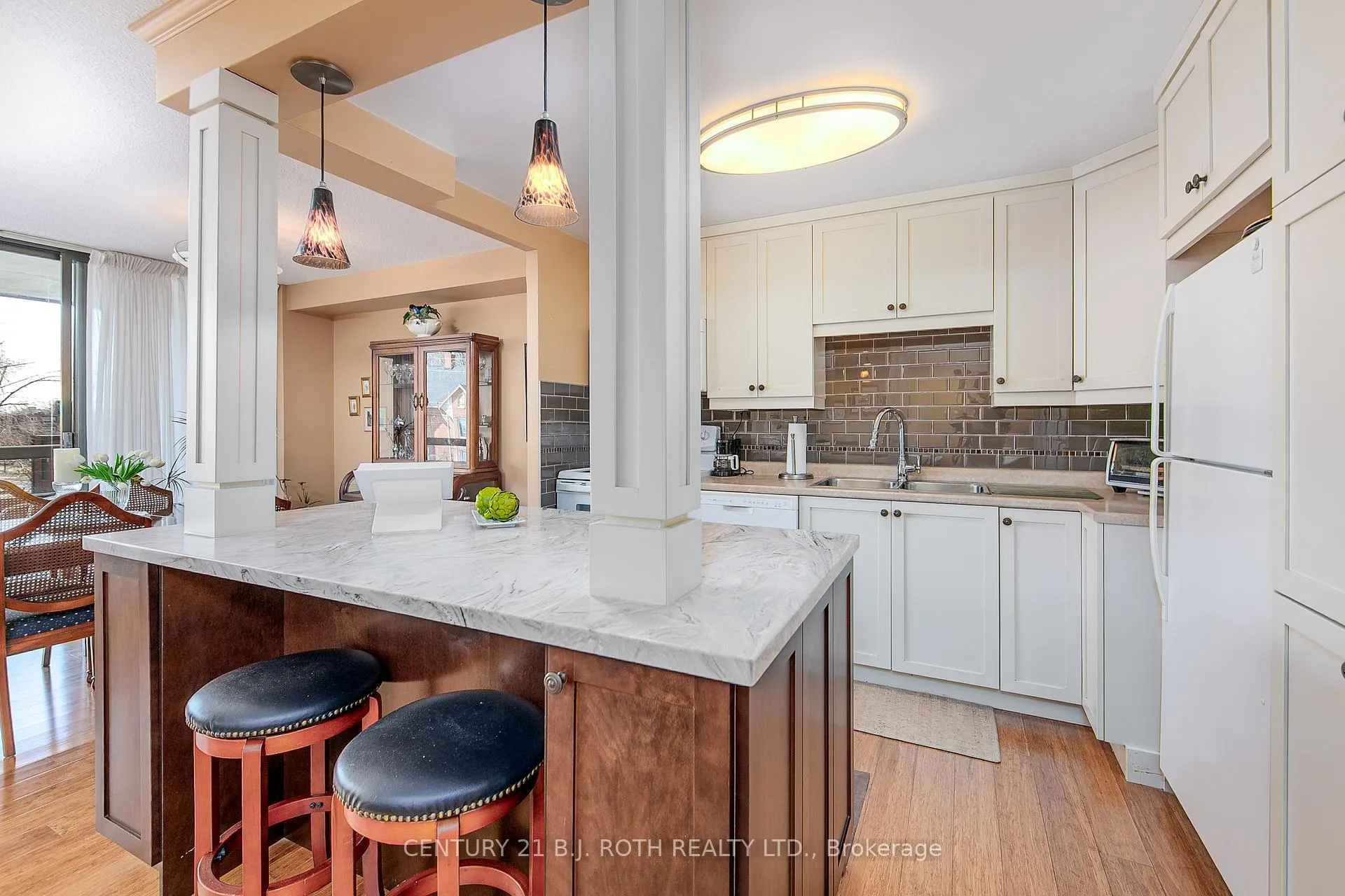 Photo 17 of Unit 301, 181 Collier Street, Barrie, North Shore — HOMEH