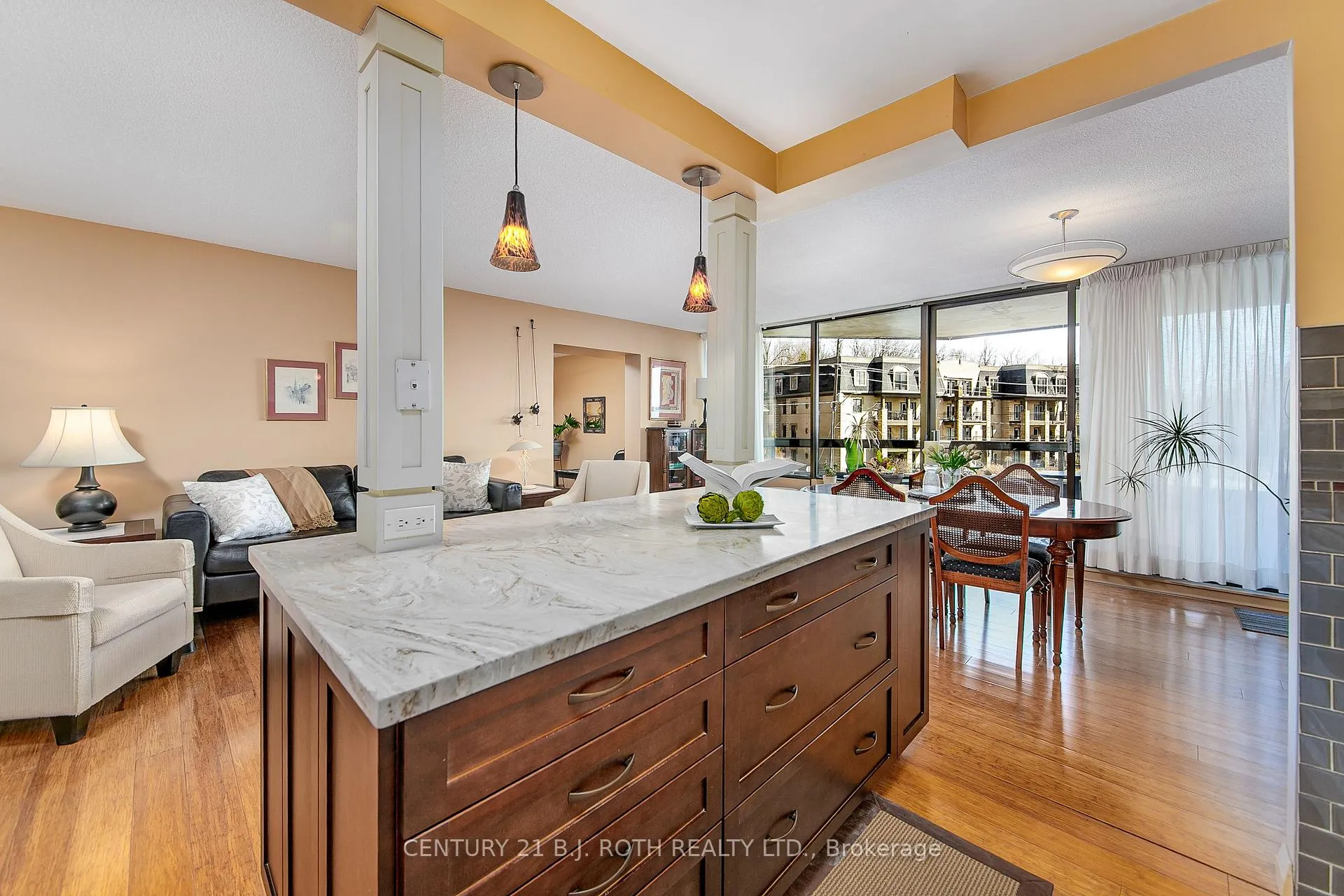 Photo 18 of Unit 301, 181 Collier Street, Barrie, North Shore — HOMEH