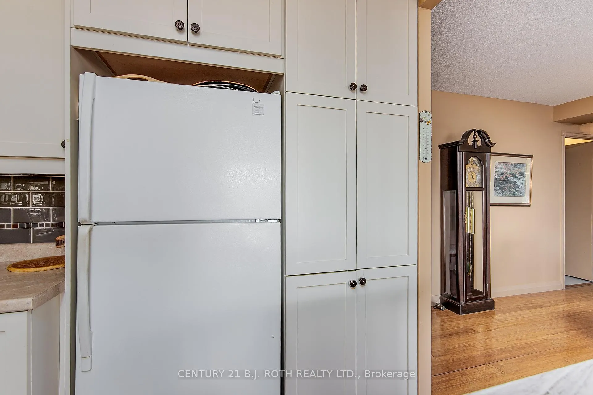 Photo 20 of Unit 301, 181 Collier Street, Barrie, North Shore — HOMEH
