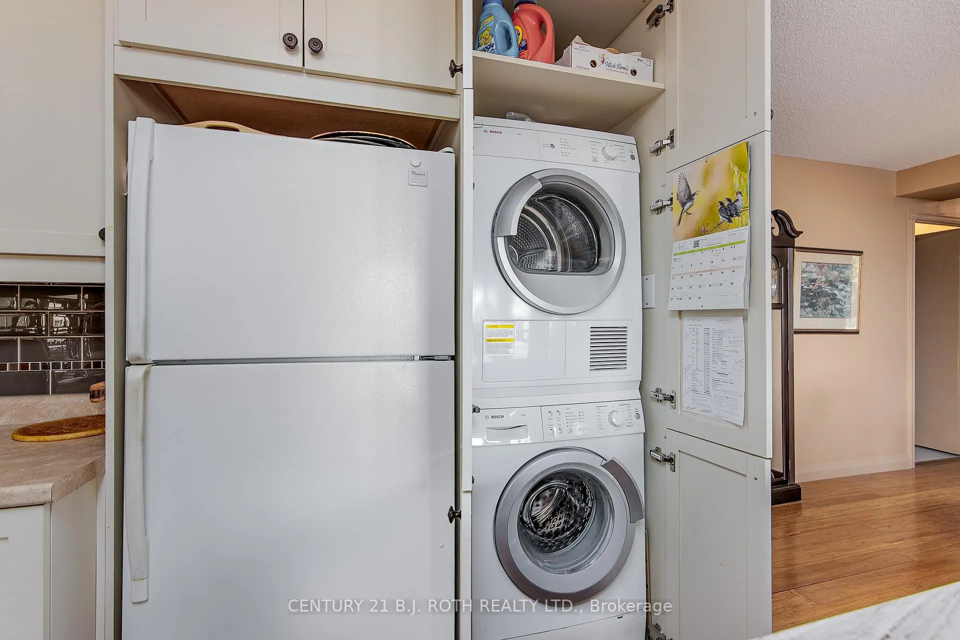 Photo 21 of Unit 301, 181 Collier Street, Barrie, North Shore — HOMEH