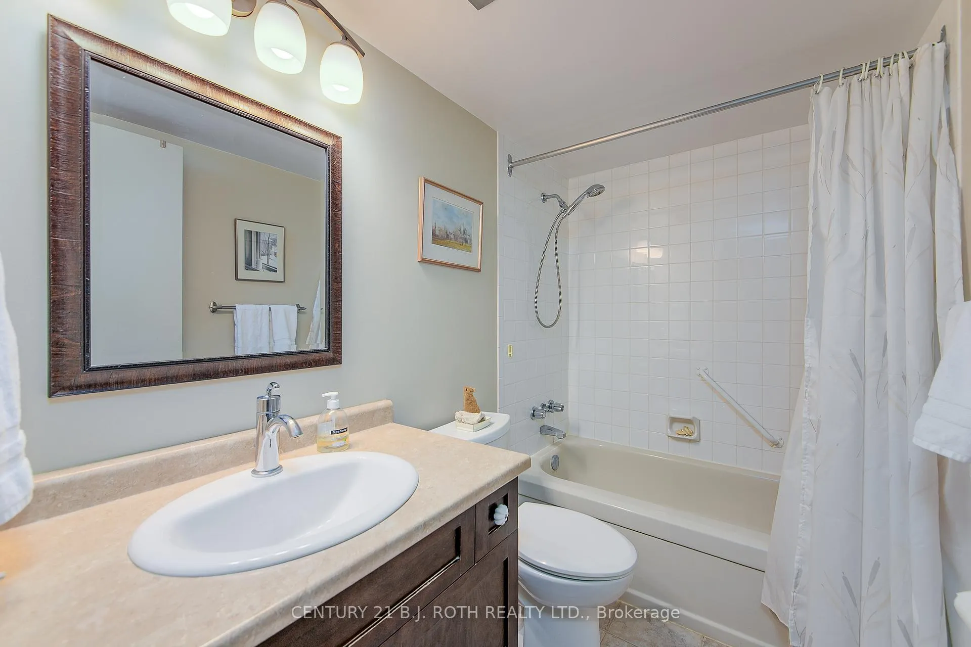 Photo 27 of Unit 301, 181 Collier Street, Barrie, North Shore — HOMEH