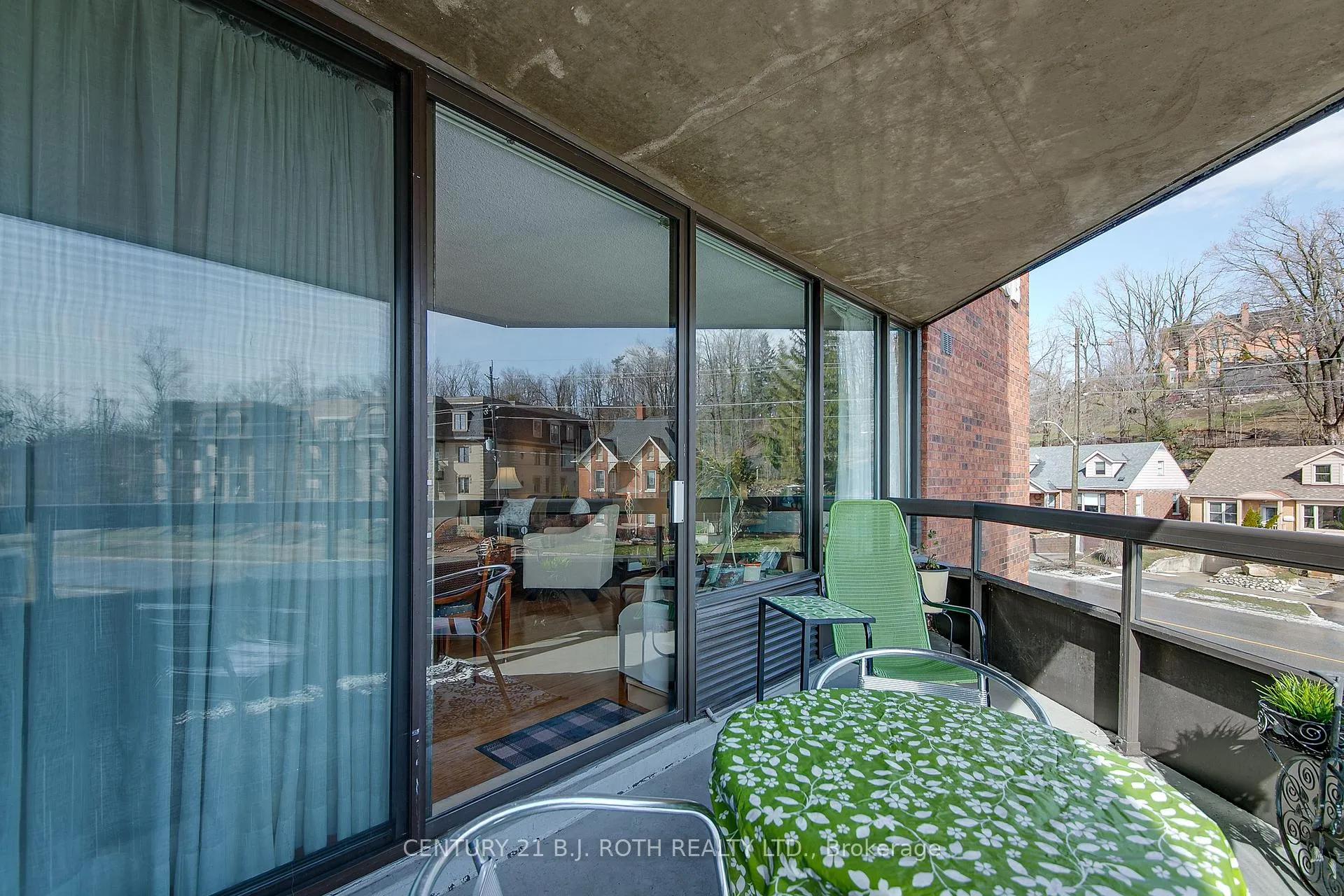 Photo 29 of Unit 301, 181 Collier Street, Barrie, North Shore — HOMEH