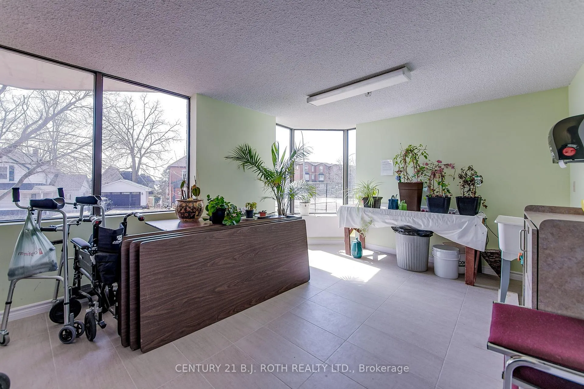 Photo 45 of Unit 301, 181 Collier Street, Barrie, North Shore — HOMEH