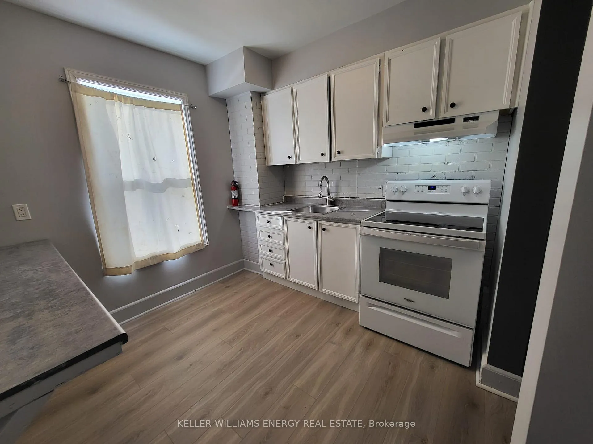 Photo 6 of Unit Main, 225 Gibbons Street, Oshawa, McLaughlin — HOMEH